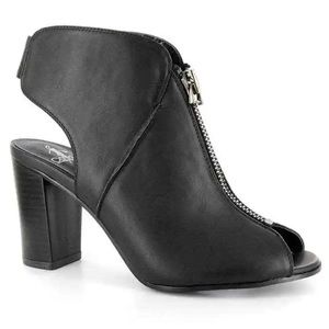 NWT Corey’s Peep Toe Heeled Sandals with Elastic Back, in Black Size 7.